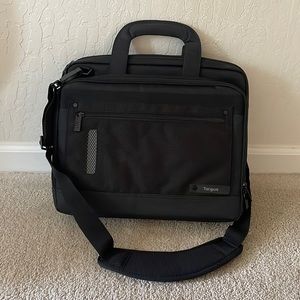 Black Targus Revolution Laptop Bag